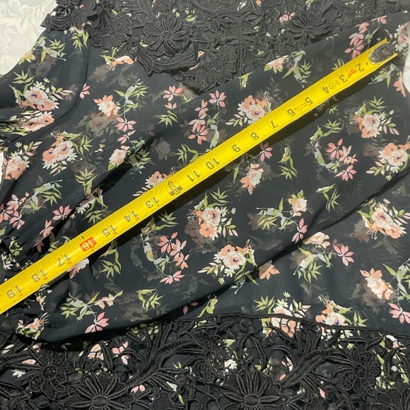 Zara Woman Premium Denim Collection Sheer Floral Black Lace Trim Blouse Size L - Picture 6 of 7